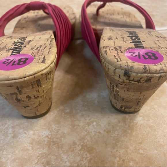 Hot pink Unlisted brand flip-flop style sandals, size 8 1/2 - Picture 3 of 6